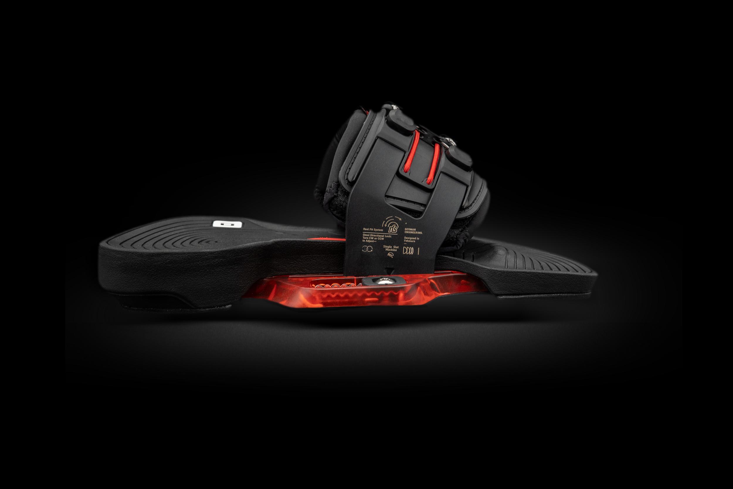 CARVED Ultra 3 Pads & Straps Clipping