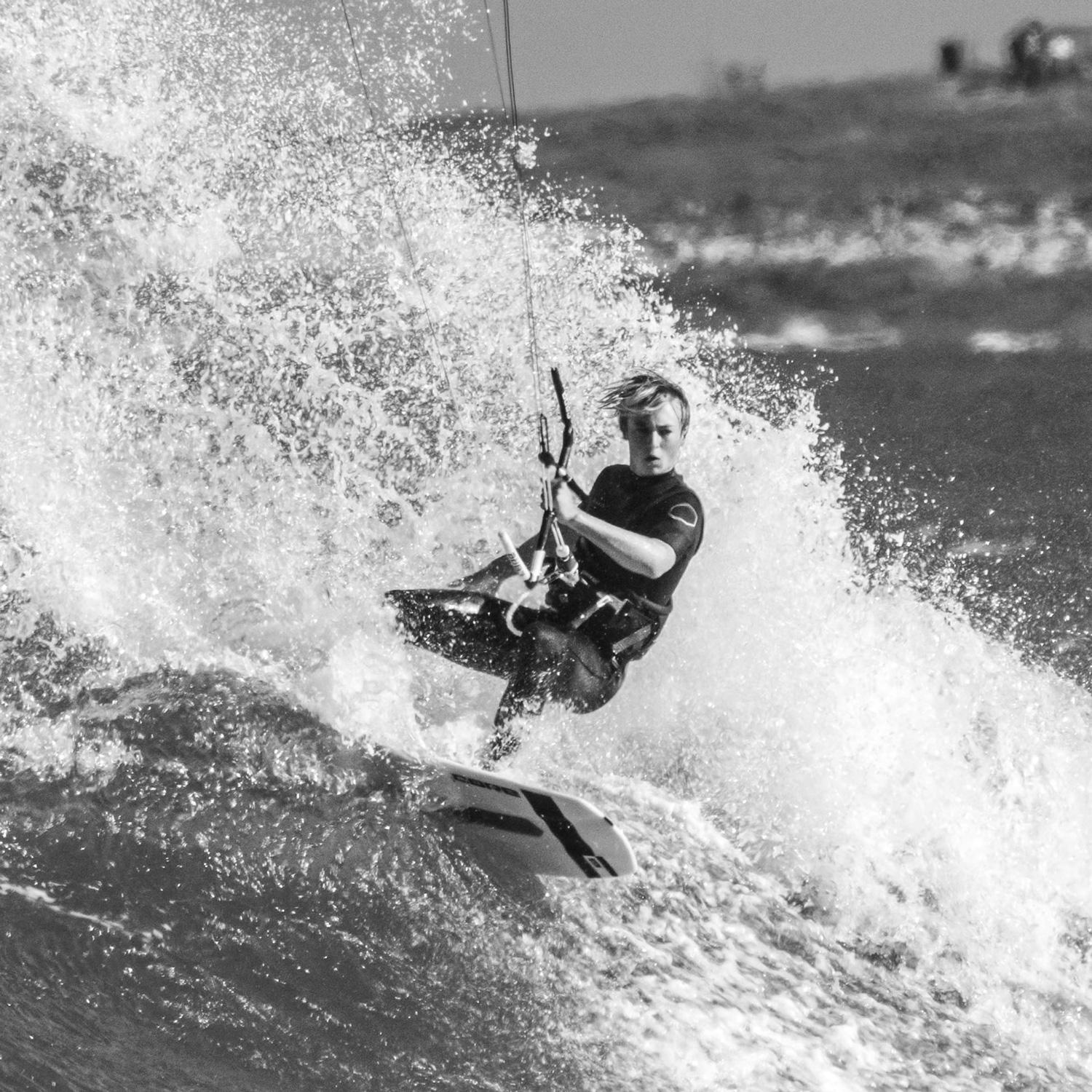 Joel Dace in a wave with a 720