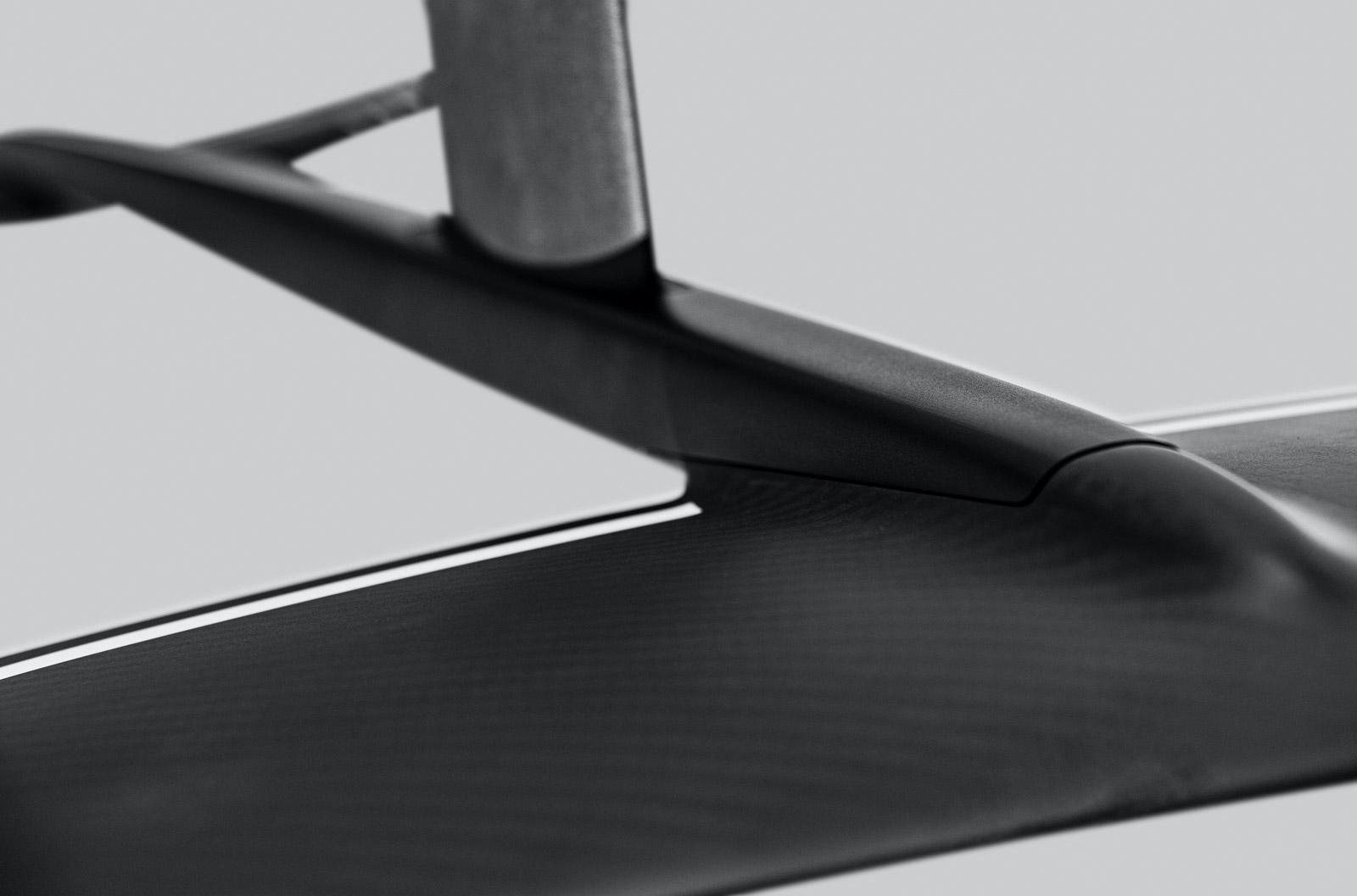 CNC’d fuselage features well-rounded edges - CORE SLC Foil - CORE Kiteboarding