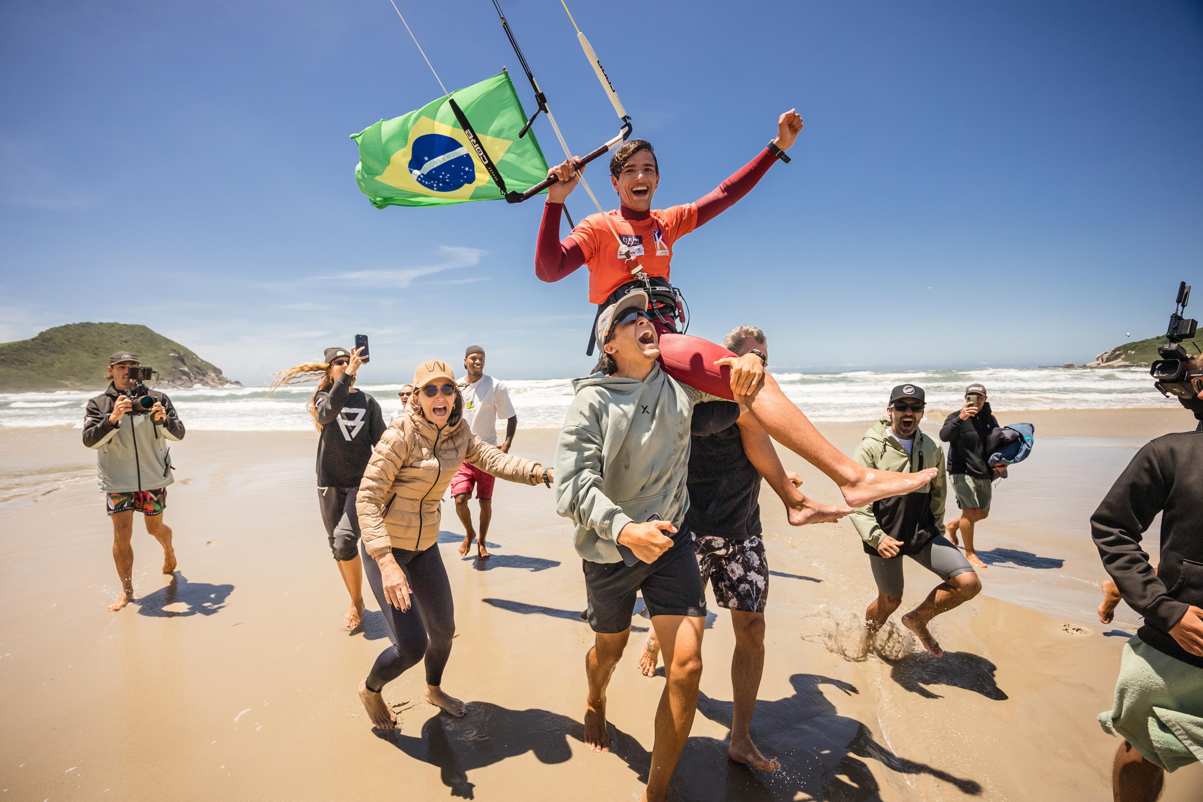 GABRIEL BENETTON CELEBRATES HIS WIN AT THE GKA KITESURF WORLD CUP 2024 IN BRAZIL