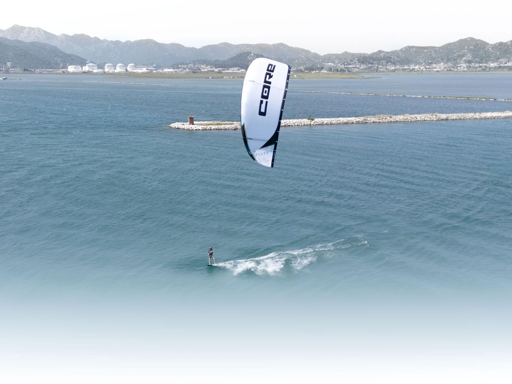 CORE Air  Kitesurfing lightwind session on a lake